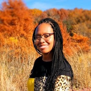 Meet your Posher, Lonna